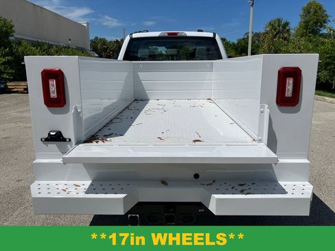 New 2025 Ford F250 XL w/ XL Chrome Package image 9