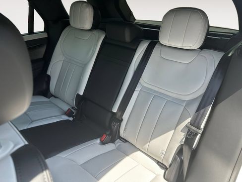 New 2026 Land Rover Range Rover Sport Dynamic SE AWD/4WD image 13