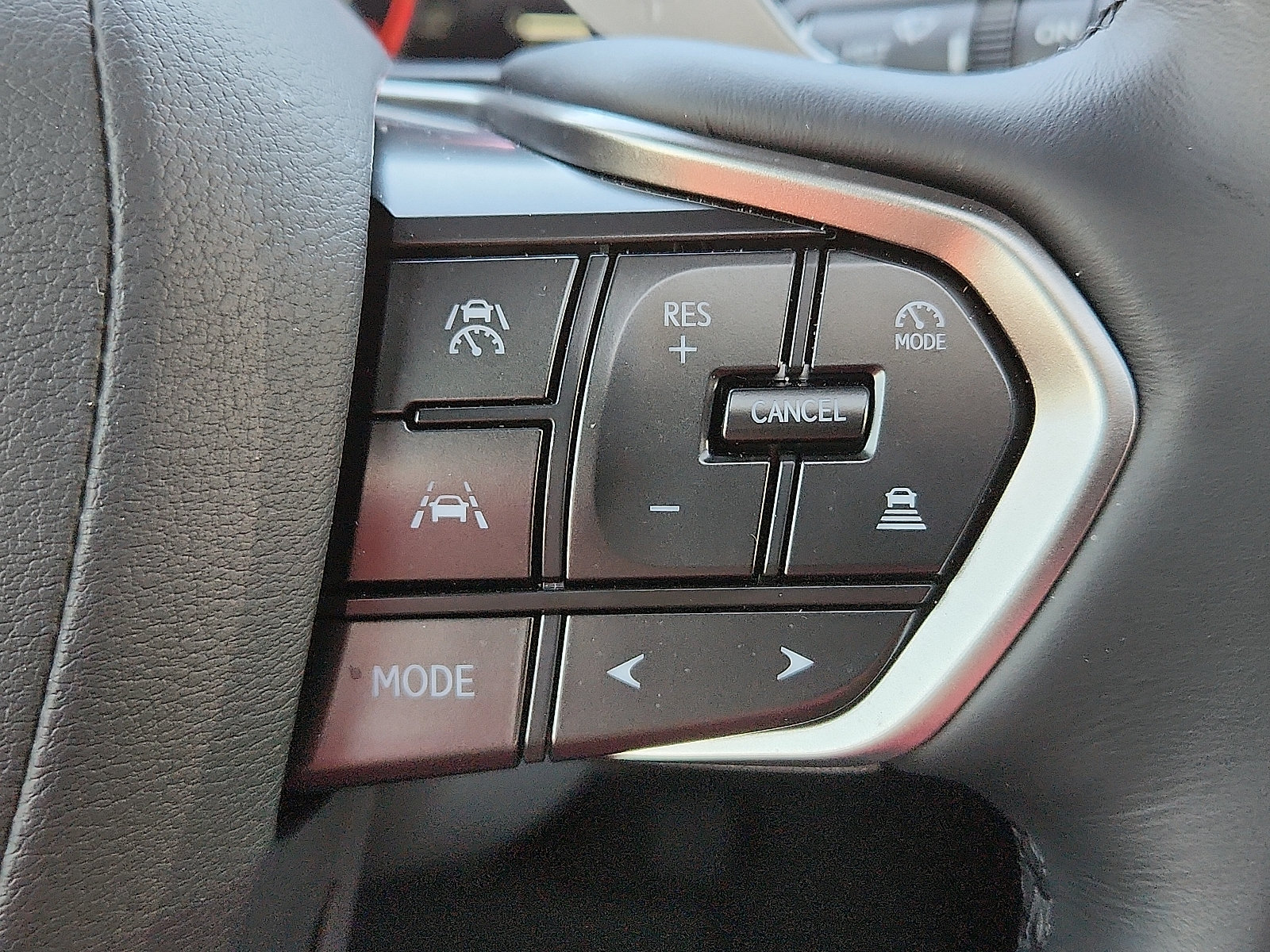Used 2025 Lexus GX 550 w/ Accessory Package (2T) AWD/4WD image 16
