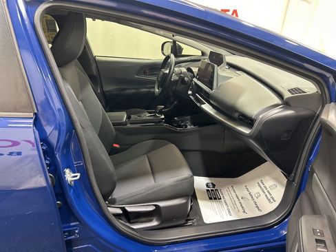 Used 2023 Toyota Prius LE image 13