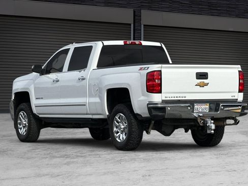 Used 2015 Chevrolet Silverado 2500 LTZ w/ LTZ Plus Package image 6