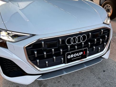 Used 2024 Audi Q8 Prestige w/ Prestige Package image 31