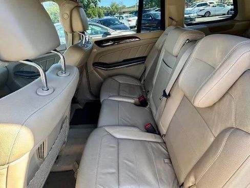 Used 2016 Mercedes-Benz GL 550 4MATIC image 11