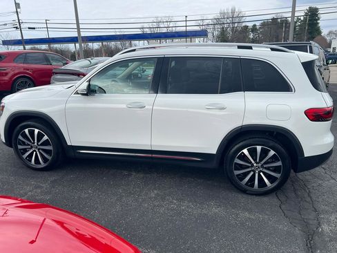 Used 2022 Mercedes-Benz GLB 250 4MATIC image 8