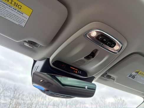 Used 2018 Volvo V90 T6 Cross Country w/ Convenience Package image 14