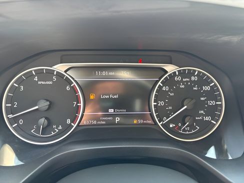 Used 2023 Nissan Rogue SV w/ SV Premium B Package FWD image 15