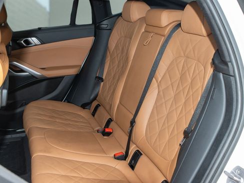 Used 2023 BMW X6 xDrive40i w/ M Sport Package image 17