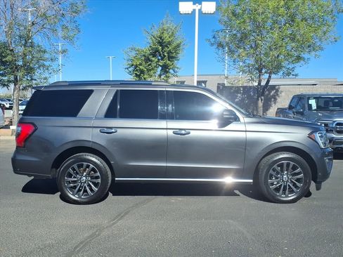 Used 2021 Ford Expedition Limited image 3