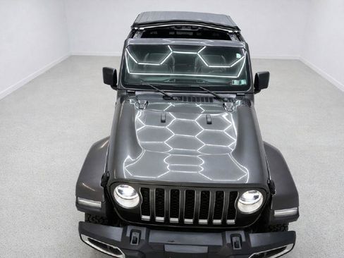 Used 2020 Jeep Gladiator Overland image 32