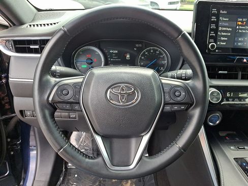 Used 2022 Toyota Venza XLE AWD/4WD image 18