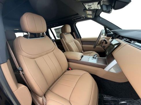 New 2026 Land Rover Range Rover Long Wheelbase SE AWD/4WD image 16