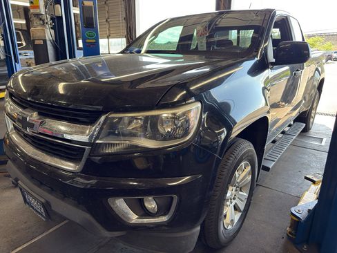 Certified 2018 Chevrolet Colorado LT w/ LT Convenience Package AWD/4WD image 2