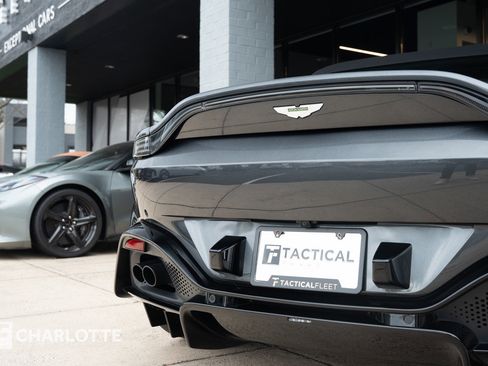 Used 2021 Aston Martin V8 Vantage Roadster image 19