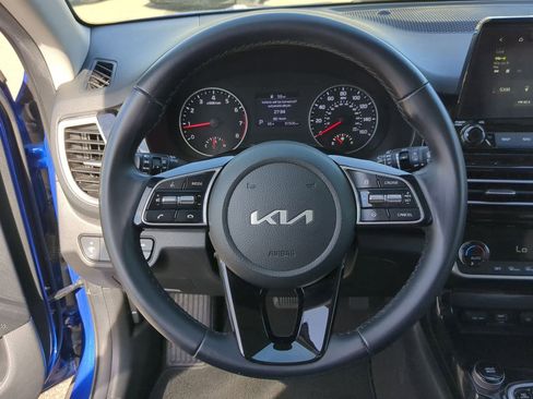 Used 2022 Kia Seltos EX image 25