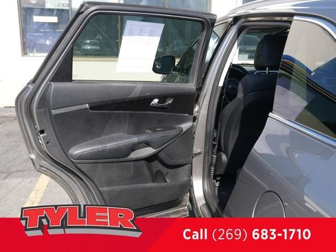 Used 2017 Kia Sorento FWD w/ LX Convenience Package image 18