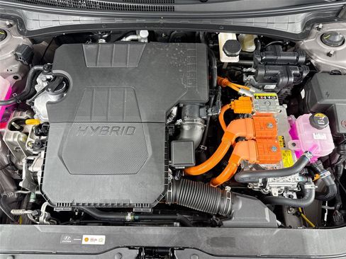 Used 2025 Hyundai Elantra Hybrid FWD image 35