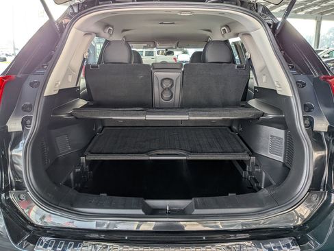 Used 2018 Nissan Rogue S image 31