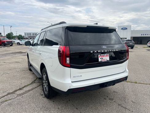 Used 2025 Ford Expedition Active AWD/4WD image 8