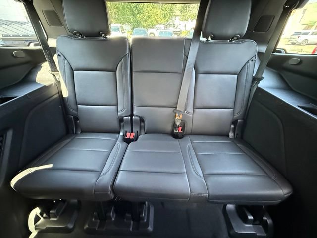 Used 2022 Chevrolet Tahoe Z71 w/ Luxury Package AWD/4WD image 16