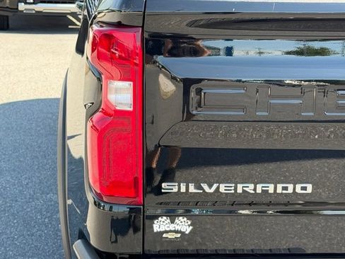 Certified 2023 Chevrolet Silverado 1500 ZR2 w/ Technology Package AWD/4WD image 23