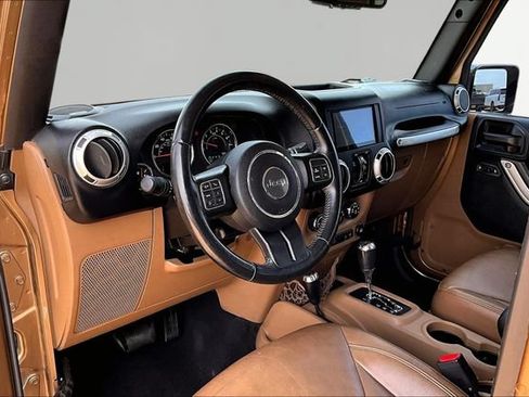 Used 2015 Jeep Wrangler Unlimited Sahara w/ Mopar Chrome Edition Group AWD/4WD image 12