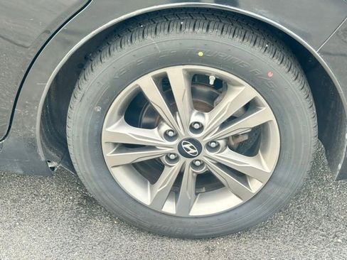 Used 2018 Hyundai Elantra SEL w/ Cargo Package FWD image 4