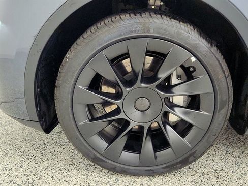 Used 2023 Tesla Model Y Long Range AWD/4WD image 9