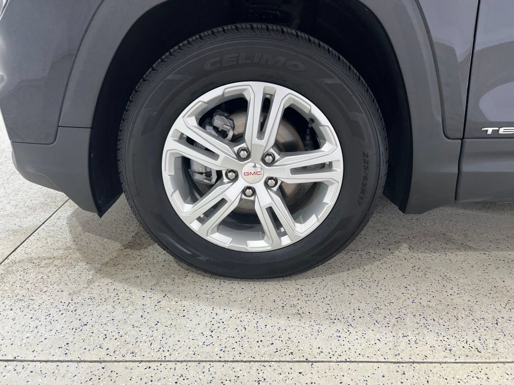 Used 2024 GMC Terrain SLE FWD image 30