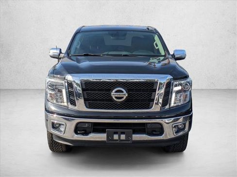 Used 2018 Nissan Titan SL AWD/4WD image 2