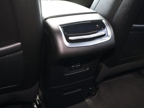 Used 2023 Cadillac XT6 Luxury image 18