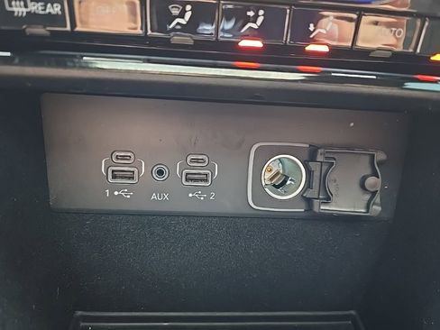 Used 2021 Jeep Grand Cherokee L Limited image 27