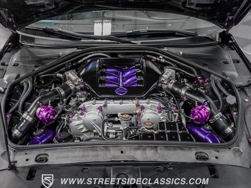 Used 2013 Nissan GT-R Premium image 38