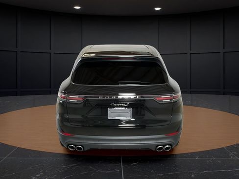 Used 2019 Porsche Cayenne S AWD/4WD image 4