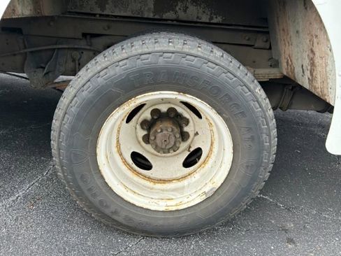 Used 2013 Ford E-350 and Econoline 350 Super Duty w/ Air Conditioning Prep Pkg image 26