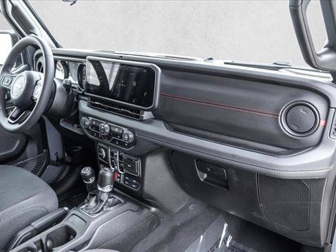 Used 2026 Jeep Wrangler Unlimited Rubicon AWD/4WD image 23