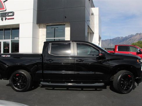Used 2021 Chevrolet Silverado 1500 RST w/ Redline Edition AWD/4WD image 9