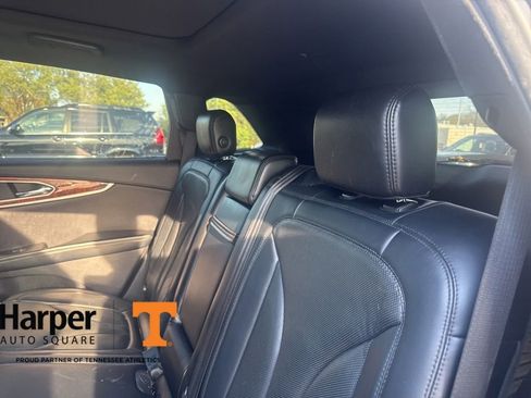 Used 2019 Lincoln Nautilus Reserve image 9