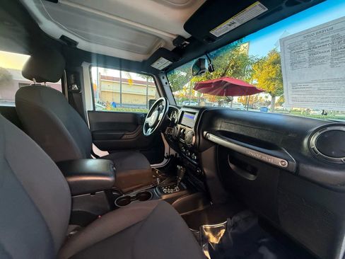 Used 2018 Jeep Wrangler Unlimited Sport S image 22