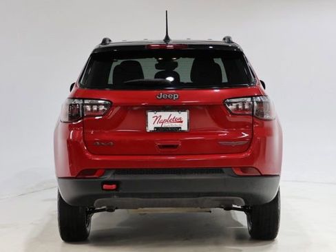 Used 2023 Jeep Compass Trailhawk w/ Trailhawk Convenience Group AWD/4WD image 7