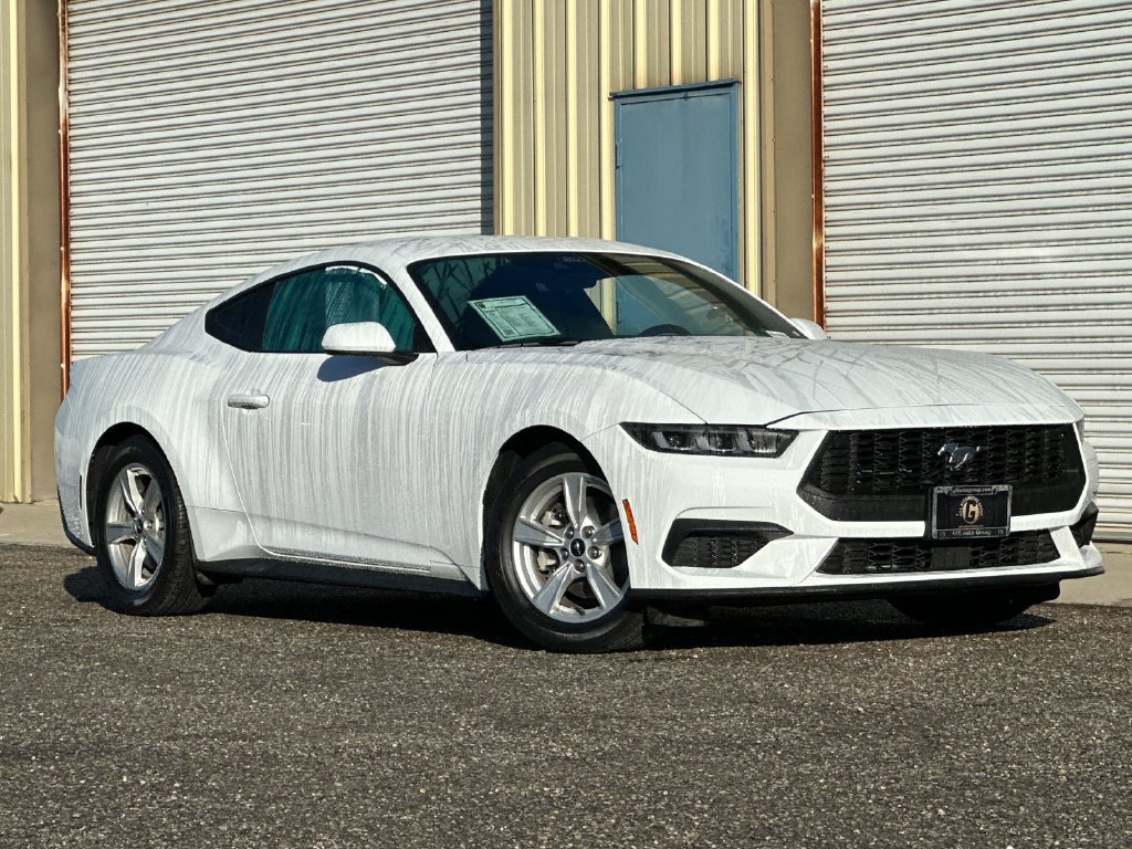 Used 2024 Ford Mustang Coupe RWD image 2
