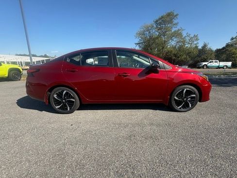 New 2025 Nissan Versa SR w/ Trunk Package image 4