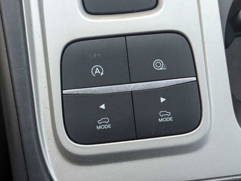 Used 2021 Ford Explorer XLT RWD image 24