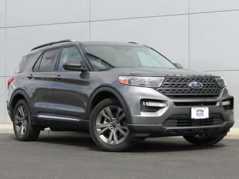 Certified 2021 Ford Explorer XLT w/ Equipment Group 202A AWD/4WD image 1