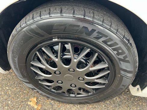 Used 2011 Toyota Camry LE image 20