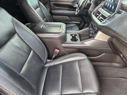 Used 2021 Chevrolet Suburban LT image 13