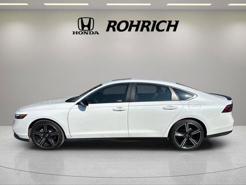 Used 2023 Honda Accord Sport image 9