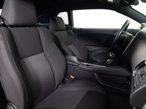 Used 2018 Dodge Challenger SXT RWD image 28