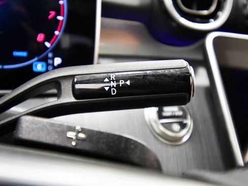 Used 2025 Mercedes-Benz C 300 4MATIC Sedan image 23