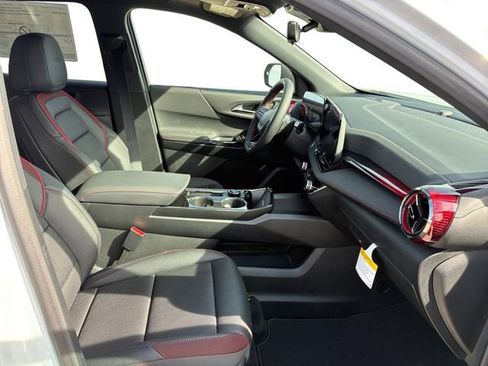 New 2026 Chevrolet Equinox RS w/ Convenience Package III AWD/4WD image 13