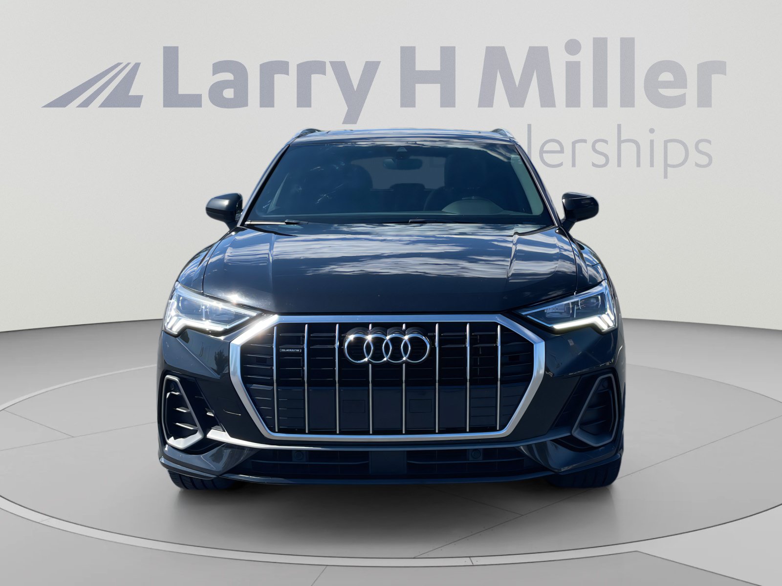Used 2019 Audi Q3 2.0T Premium Plus w/ Premium Plus Package AWD/4WD image 8